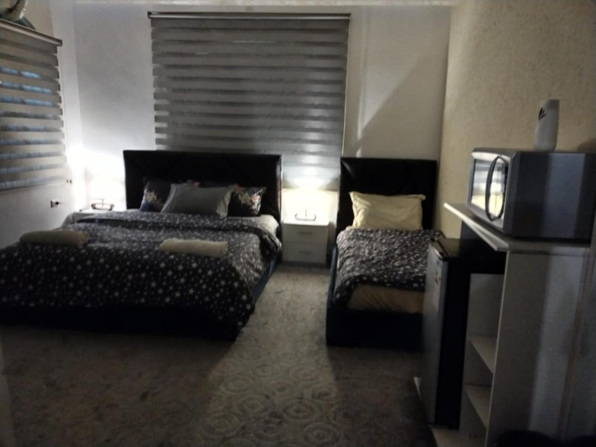 Cardostudio Hotel Jarash Exterior photo